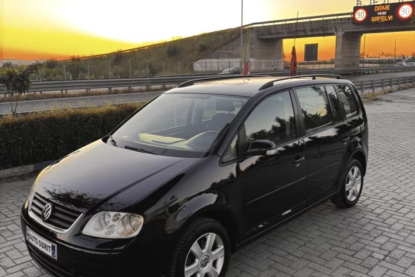 Makina ne shitje ne Kavaje, Volkswagen, 2007 Diesel,Kambio Manual Pagesa 3,200  Euro.