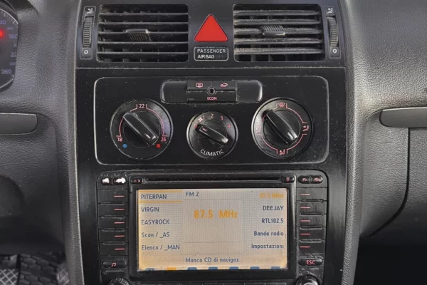 Makina ne shitje ne Kavaje, Volkswagen, 2007 Diesel,Kambio Manual Pagesa 3,200  Euro.