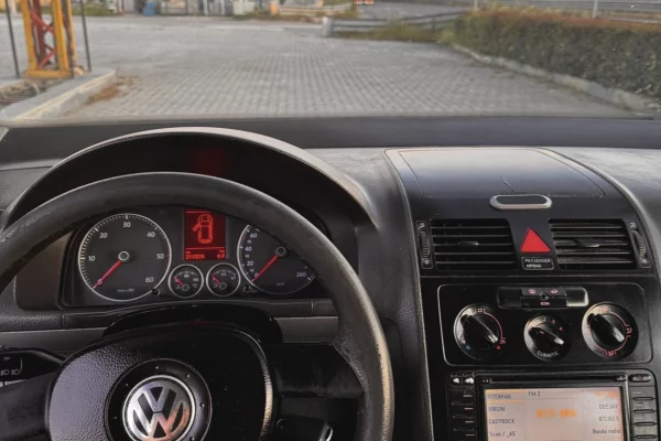 Makina ne shitje ne Kavaje, Volkswagen, 2007 Diesel,Kambio Manual Pagesa 3,200  Euro.