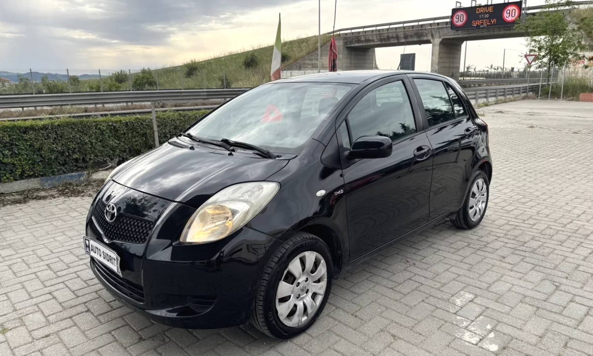 Auto in Vendita a Kavaja, Toyota, 2006 Diesel,Kambio Manual Pagamento 3,400  Euro.