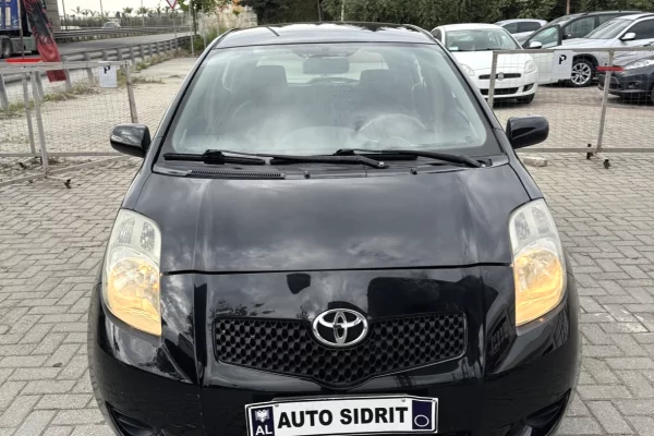 Auto in Vendita a Kavaja, Toyota, 2006 Diesel,Kambio Manual Pagamento 3,400  Euro.
