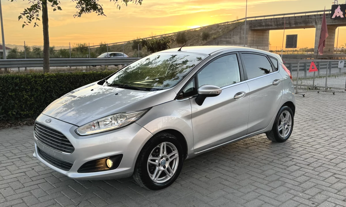 Makina ne shitje ne Kavaje, Ford, 2013 Diesel,Kambio Manual Pagesa 4,400  Euro.