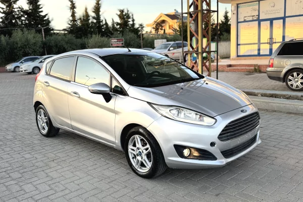 Makina ne shitje ne Kavaje, Ford, 2013 Diesel,Kambio Manual Pagesa 4,400  Euro.