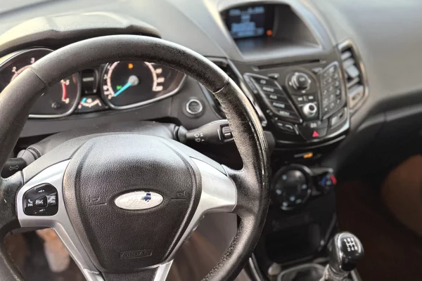 Makina ne shitje ne Kavaje, Ford, 2013 Diesel,Kambio Manual Pagesa 4,400  Euro.