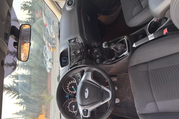 Makina ne shitje ne Kavaje, Ford, 2013 Diesel,Kambio Manual Pagesa 4,400  Euro.