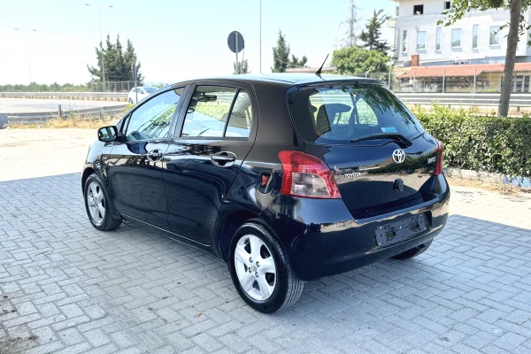 Makina ne shitje ne Kavaje, Toyota, 2006 Diesel,Kambio Automatik Pagesa 4,200  Euro.