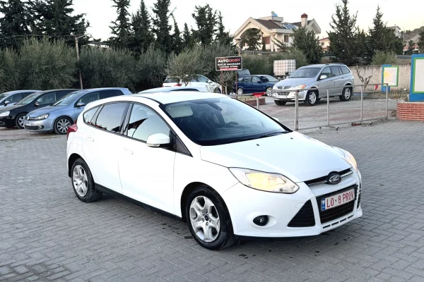 Makina ne shitje ne Kavaje, Ford, 2014 Diesel,Kambio Manual Pagesa 4,400  Euro.