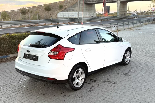 Makina ne shitje ne Kavaje, Ford, 2014 Diesel,Kambio Manual Pagesa 4,400  Euro.