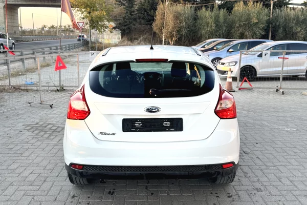 Makina ne shitje ne Kavaje, Ford, 2014 Diesel,Kambio Manual Pagesa 4,400  Euro.