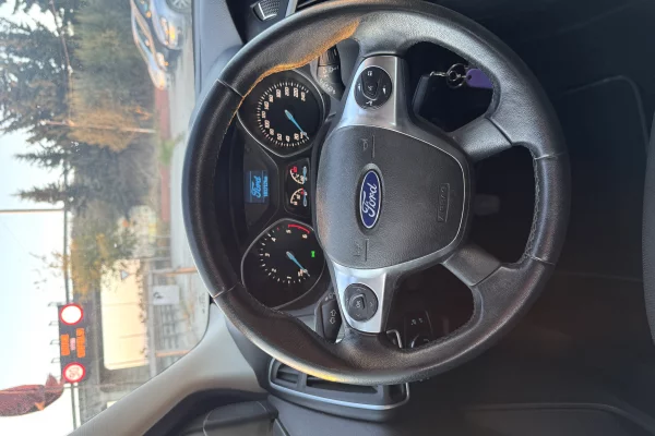 Makina ne shitje ne Kavaje, Ford, 2014 Diesel,Kambio Manual Pagesa 4,400  Euro.