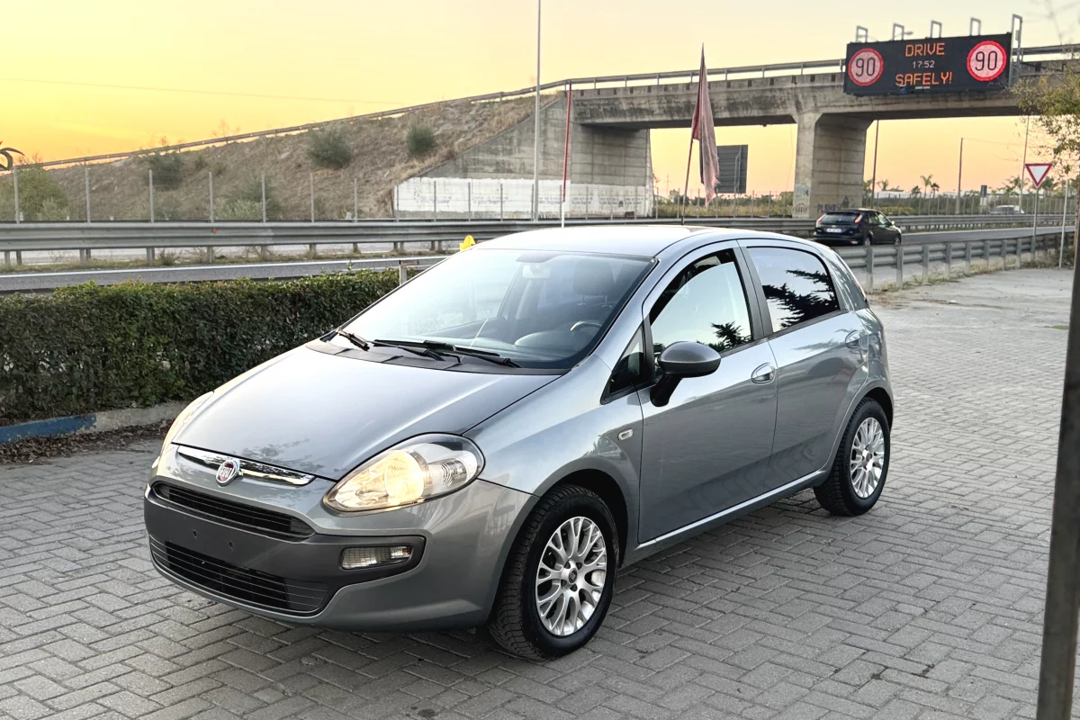 Cars for sale in Kavaja, Fiat, 2011 Diesel,Kambio Manual Payment 3,300  Euro.