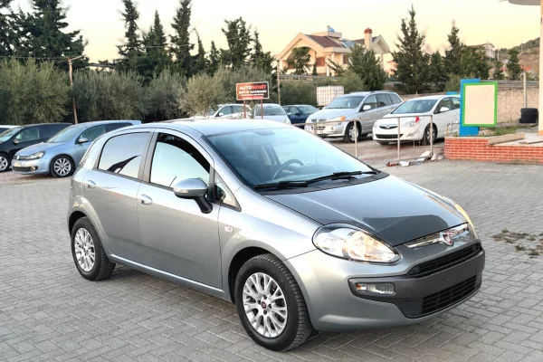 Cars for sale in Kavaja, Fiat, 2011 Diesel,Kambio Manual Payment 3,300  Euro.