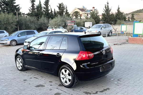 Cars for sale in Kavaja, Volkswagen, 2008 Diesel,Kambio Manual Payment 3,200  Euro.