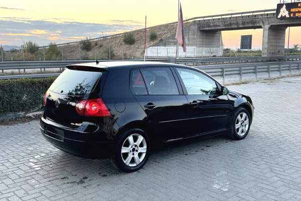 Cars for sale in Kavaja, Volkswagen, 2008 Diesel,Kambio Manual Payment 3,200  Euro.