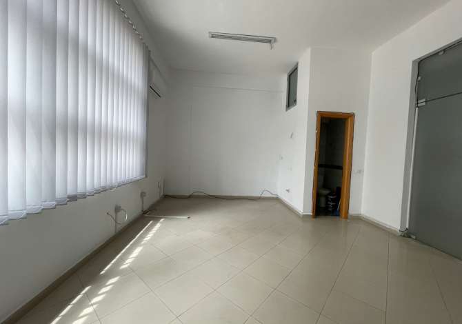 Ambient biznesi me qera 3+1 ne Tirane - 400 Euro