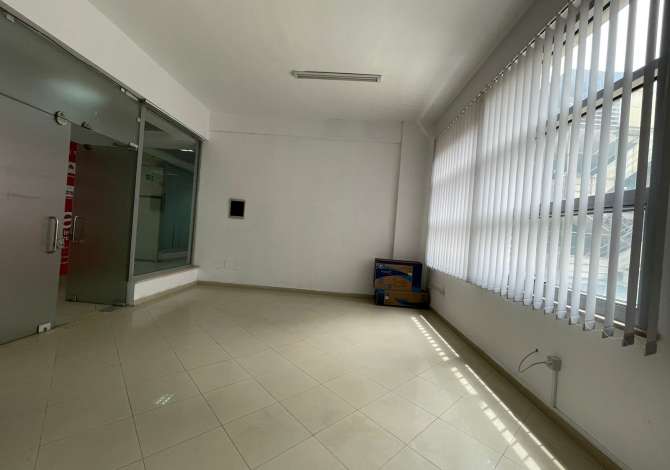 Ambient Zurash per qira tek Qatar Center tek Zogu i Zi