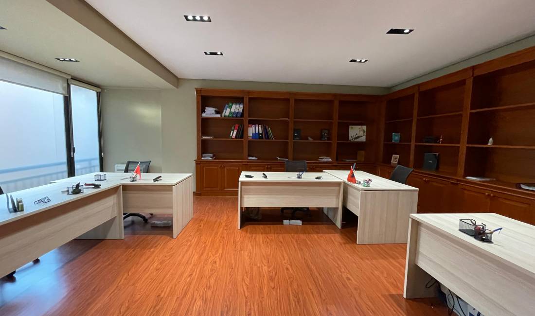 Ambient zyrash per qira tek Liqeni i Thate Rruga Peti