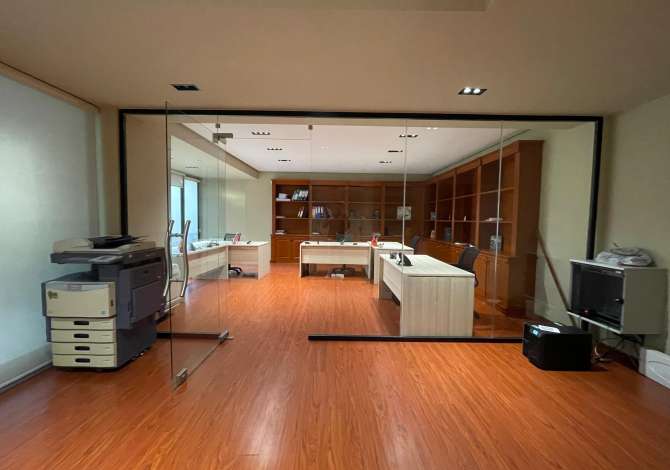 Ambient zyrash per qira tek Liqeni i Thate Rruga Peti