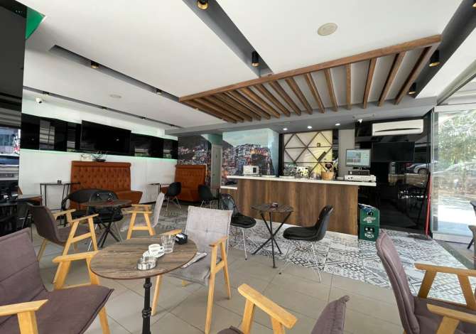 Ambient Biznesi per shitje tek Komuna e Parisit