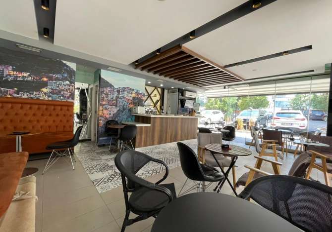 Ambient Biznesi per shitje tek Komuna e Parisit