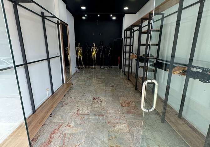 Ambiente Commerciale in Affitto 1+1 a Tirana - 900 Euro