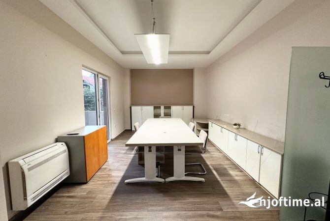 Business Property for Rent 3+1 in Tirana - 600 Euro