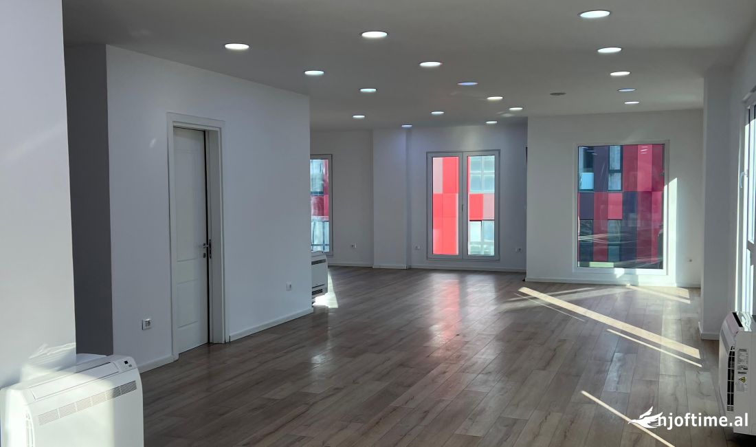 Super Ambient Me Qera Tek Rruga Elbasanit.