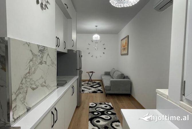 Shtepi ne shitje Apartament ne Tirane, 1+1, Mobilimi E mobiluar, Pagesa 130,000  Euro.