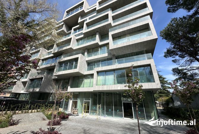 Ambient Biznesi per qira tek Presidenca ne Bllok.