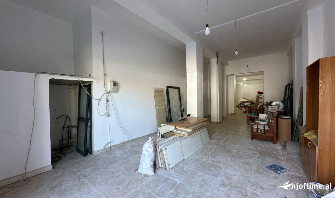 Magazine me qira tek Tregu Elektrik. 