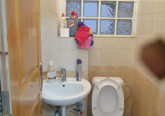 Ambient biznesi me qera 3+1 ne Tirane - 35,000 Leke