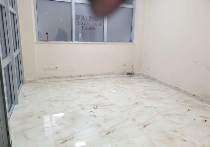 Ambient biznesi me qera 3+1 ne Tirane - 35,000 Leke