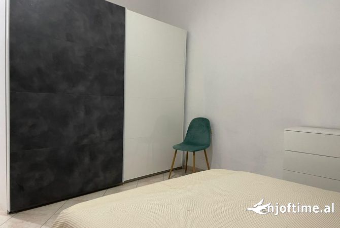 Shtepi me qera Apartament ne Tirane, 2+1, Mobilimi E mobiluar, Pagesa 500  Euro.
