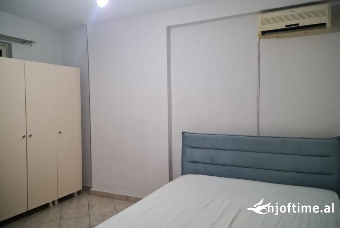 Shtepi me qera Apartament ne Tirane, 1+1, Mobilimi E mobiluar, Pagesa 350  Euro.
