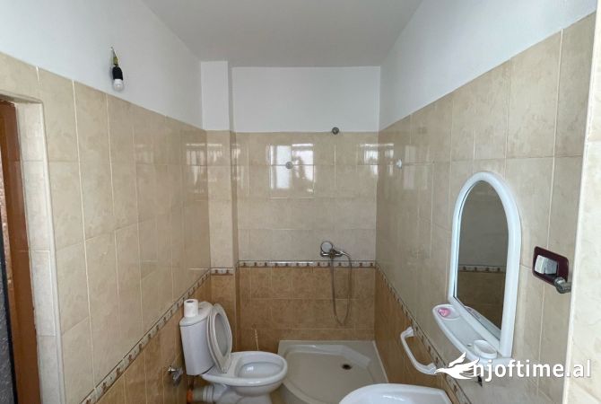 Ofrohet apartament 2+1+2 - Me Qera - Astir - Tirane
