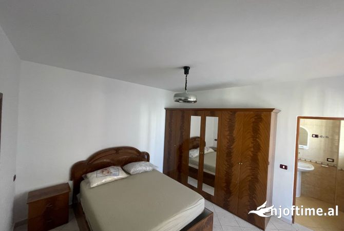 Shtepi me qera Apartament ne Tirane, 2+1, Mobilimi E mobiluar, Pagesa 540  Euro.