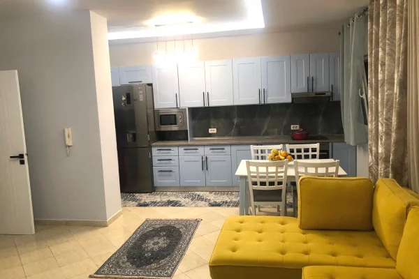 Shtepi me qera Apartament ne Tirane, 2+1, Mobilimi E mobiluar, Pagesa 650  Euro.