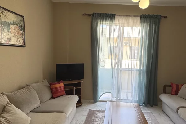 Shtepi me qera Apartament ne Tirane, 2+1, Mobilimi E mobiluar, Pagesa 500  Euro.
