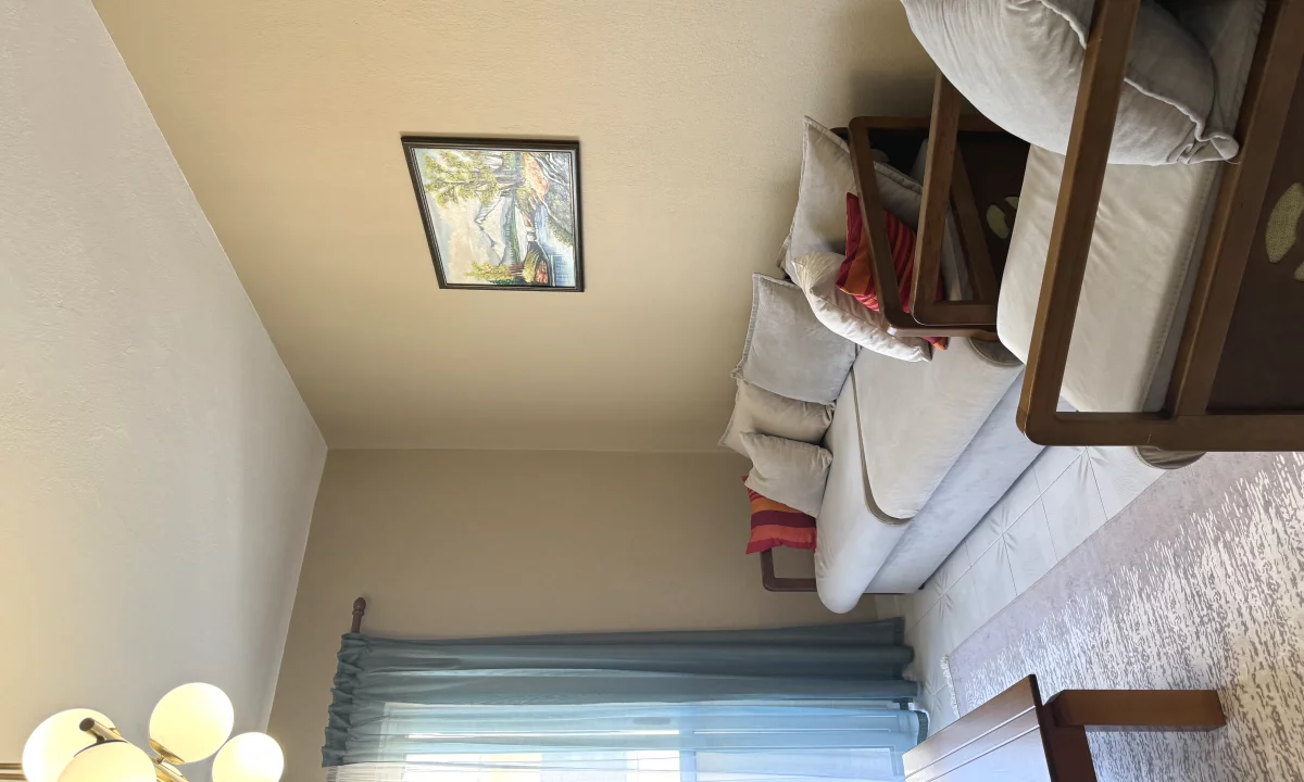 Shtepi me qera Apartament ne Tirane, 2+1, Mobilimi E mobiluar, Pagesa 500  Euro.