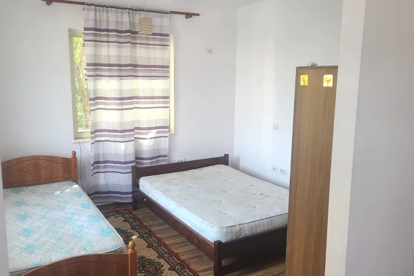 Shtepi me qera Apartament ne Tirane, 1+1, Mobilimi E mobiluar, Pagesa 260  Euro.