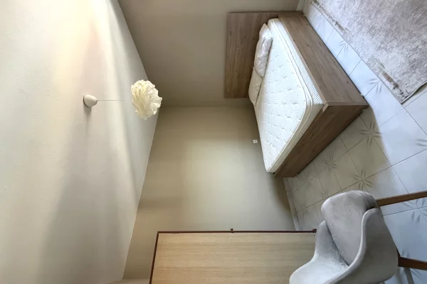 Shtepi me qera Apartament ne Tirane, 2+1, Mobilimi E mobiluar, Pagesa 500  Euro.
