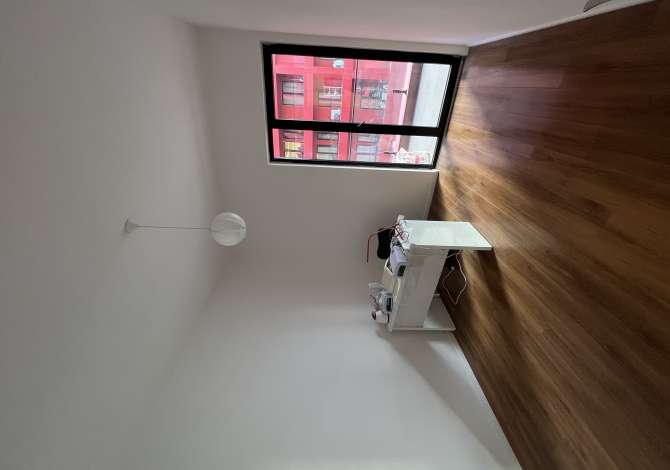 Ambient biznesi me qera 3+1 ne Tirane - 200 Euro