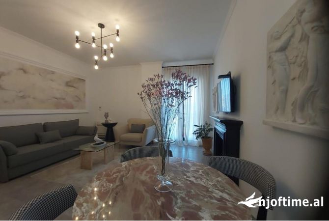 JEPET APARTAMENT 1+1 ME QIRA NE RRUGEN E KAVAJES