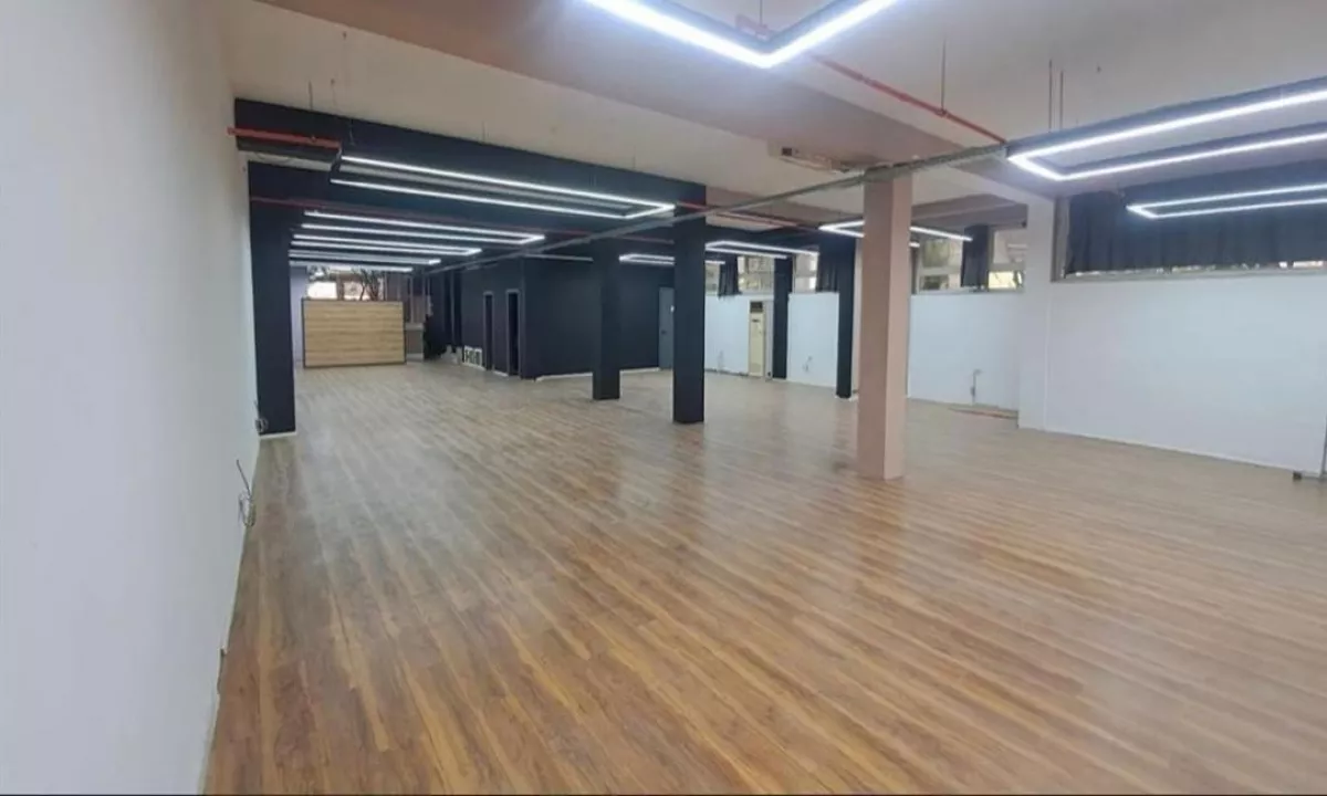 Zyre me qera 21 Djetori (ID RZ04) Tirane