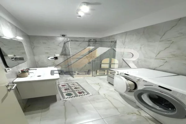 Shtepi me qera Apartament ne Tirane, 2+1, Mobilimi E mobiluar, Pagesa 750  Euro.