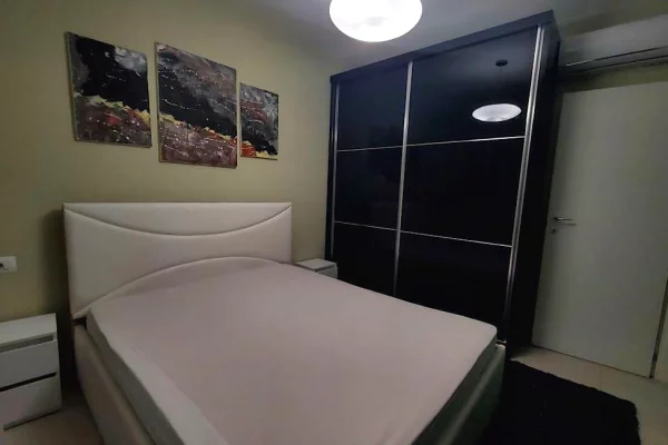 Shtepi me qera Apartament ne Tirane, 2+1, Mobilimi E mobiluar, Pagesa 900  Euro.