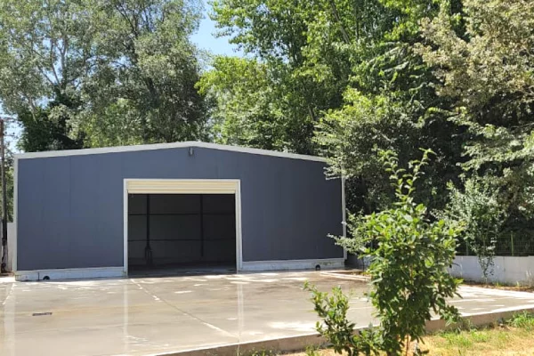 Kapanon/Magazine me Qera ne Rinas (ID RM01) Tirane