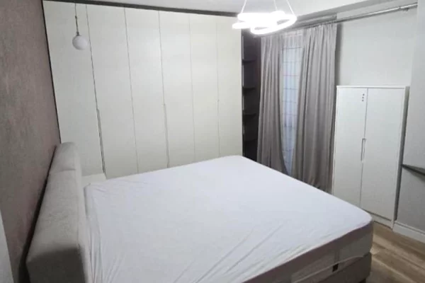 Shtepi me qera Apartament ne Tirane, 2+1, Mobilimi E mobiluar, Pagesa 600  Euro.