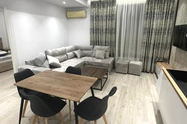 Shtepi me qera Apartament ne Tirane, 1+1, Mobilimi E mobiluar, Pagesa 700  Euro.