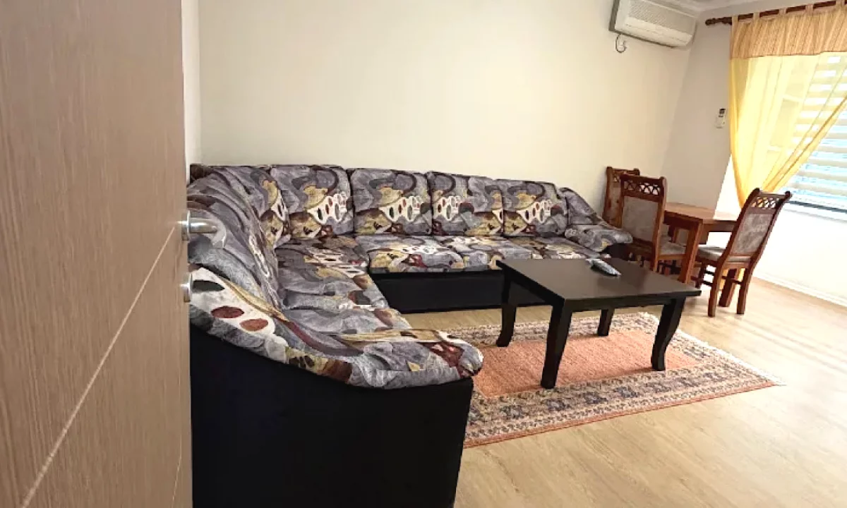 Shtepi me qera Apartament ne Tirane, 1+1, Mobilimi E mobiluar, Pagesa 550  Euro.